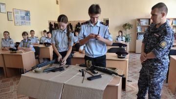 В школах России ввели изучение БПЛА на уроках труда. Главное к этому часу