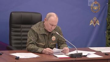 Нанесение массированных ударов по ОПК Украины должно быть продолжено, заявил Путин на совещании в пункте управления Объединенной группировки войск СВО.