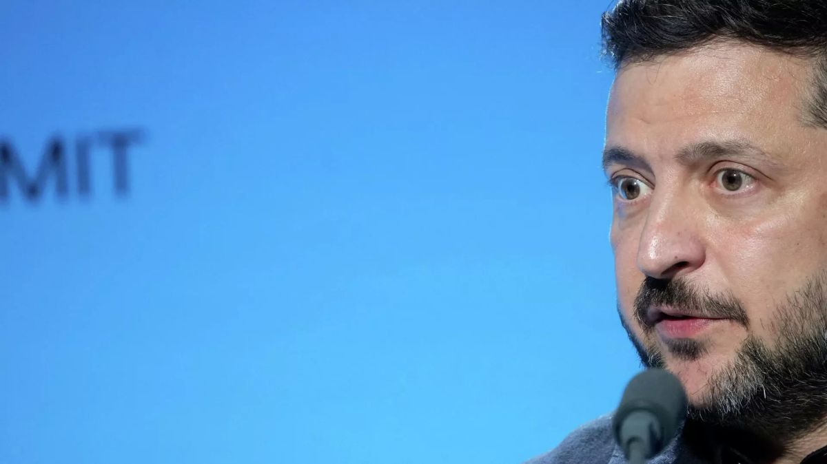 Зеленского* назвали преградой к миру на Украине