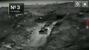 Два майора: Украина публикует кадры налета в Азовском море на два гражданских танкера с бензином, следовавшие из Таганрога в Крым
