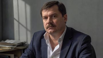 Слил самолёты Украине, украл 800 млн рублей. И остался с одним пакетиком. В чём обвиняют экс-главу Росавиации Нерадько?