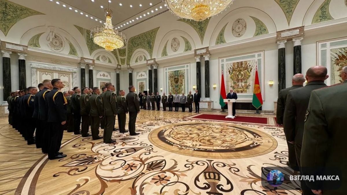 Президент Белоруссии Александр Лукашенко заявил, что против республики продолжается гибридная война, а конфликт на Украине затягивает международная «партия войны»