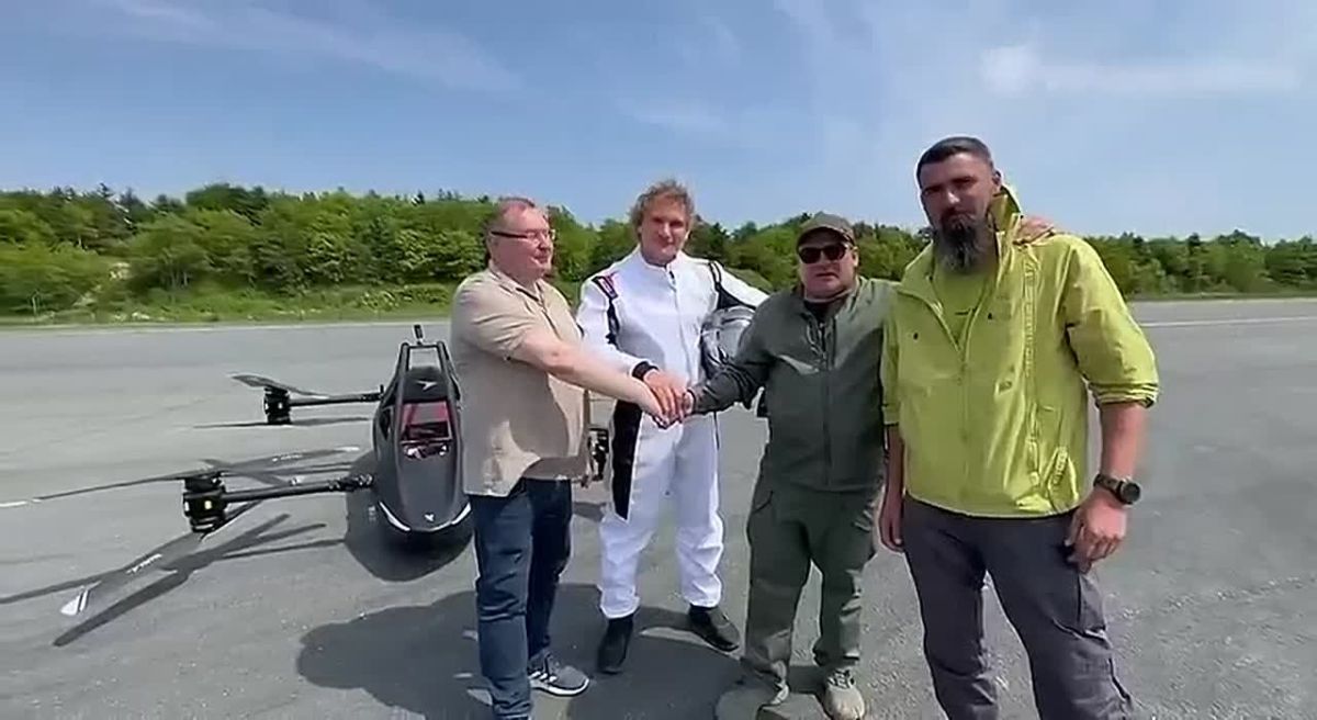 Воздушная кавалерия выходит на арену