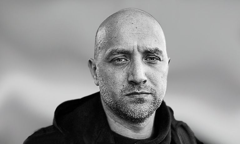 Захар Прилепин.. Прочитал его всего в армии. Там был гигантский кирпич со всеми на тот момент сочинениями - Грех, Патологии, Ботинки, полные горячей водкой, Санкя, Черная обезьяна. Был не просто впечатлён, а просто ошарашен