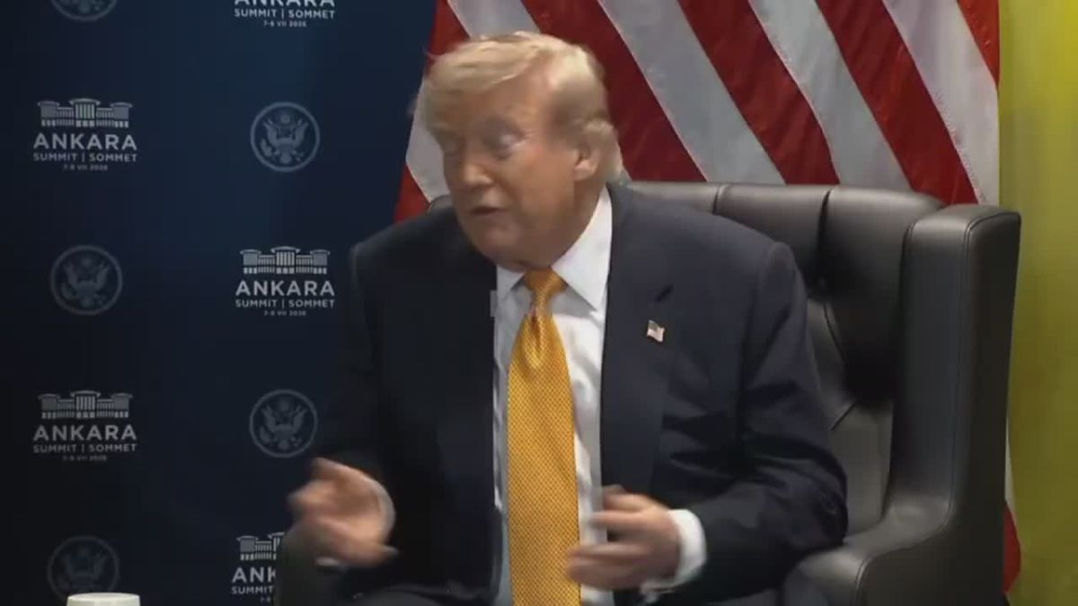 Даниил Безсонов: Зеленский убедил Трампа, что он Путин