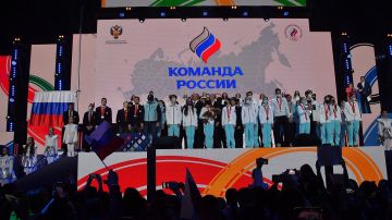 "Все дела переделали, теперь можно и за спорт": Захарова съязвила на призыв Киева к МОК