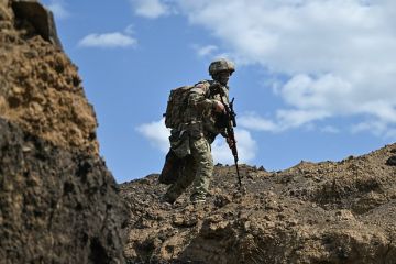 Минобороны: Российские военные продолжают наступление западнее Красного Лимана