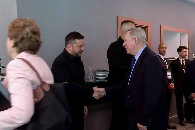 Зеленский встретился с сенатором США Грэмом на саммите НАТО в Анкаре