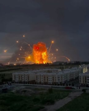 Зеленский признал наличие склада боеприпасов в Вишнёвом