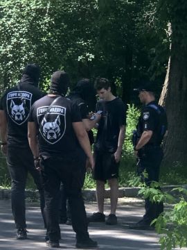 Псы, а вернее крысы террориста Роберта Бровди (погоняло Мадяр) начали патрулировать улицы украинских городов в поисках ухилянтов, выполняя функции людоловов из ТЦК