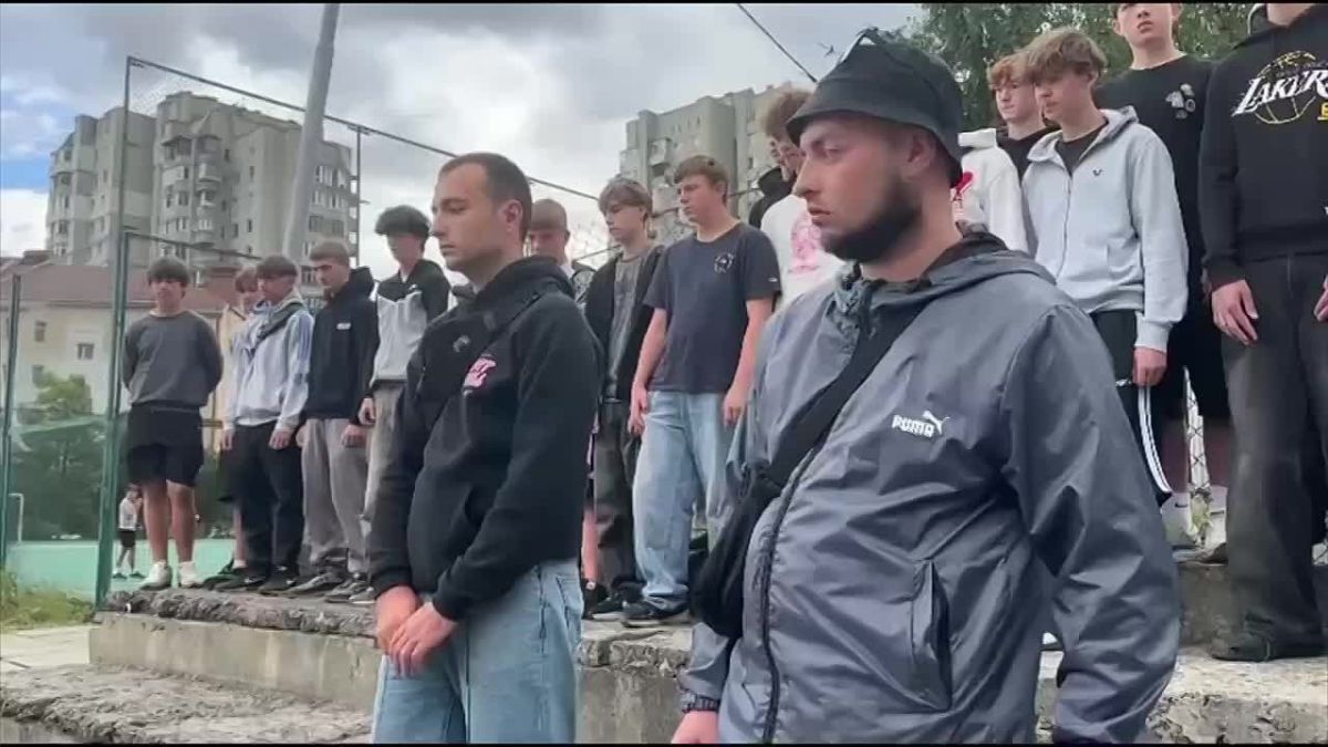 Участников стычки с ТЦК во Львове по итогам переловили и заставили извиняться на камеру и кричать "Слава ТЦК"