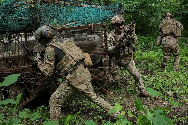 Марочко: ВСУ роют лисьи норы восточнее Щурово, пытаясь укрепить свою оборону