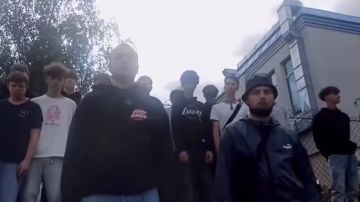 Испугавшись бунта против ТЦК, Зеленский приказал поймать всех участников протеста во Львове и унизить — заставить кричать "слава ТЦК" и извиняться на камеру