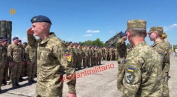 Вчера где-то западе Украины прошла торжественная церемония выпуска Харьковского национального университета Воздушных сил на фоне пусковых установок ЗРС С-300 и Patriot
