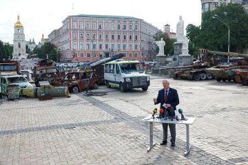 Американский сенатор Линдси Грэм за несколько дней до смерти посетил Украину