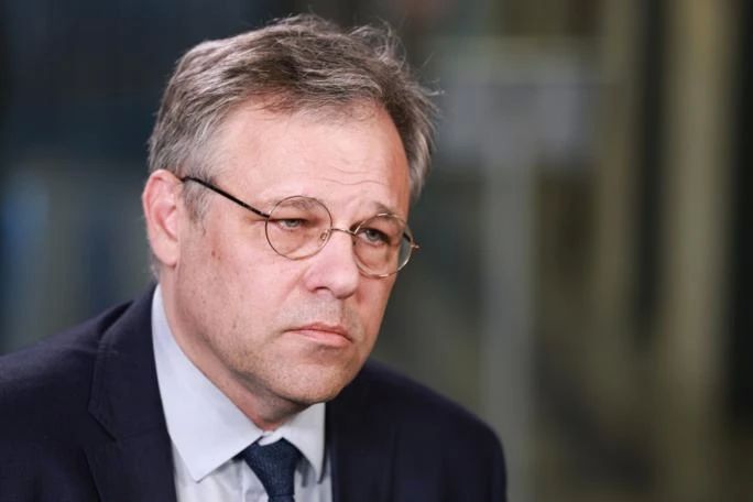 Европа будет выделять Украине деньги, пока та "не закончится" — заявил посол по особым поручениям МИД России Родион Мирошник