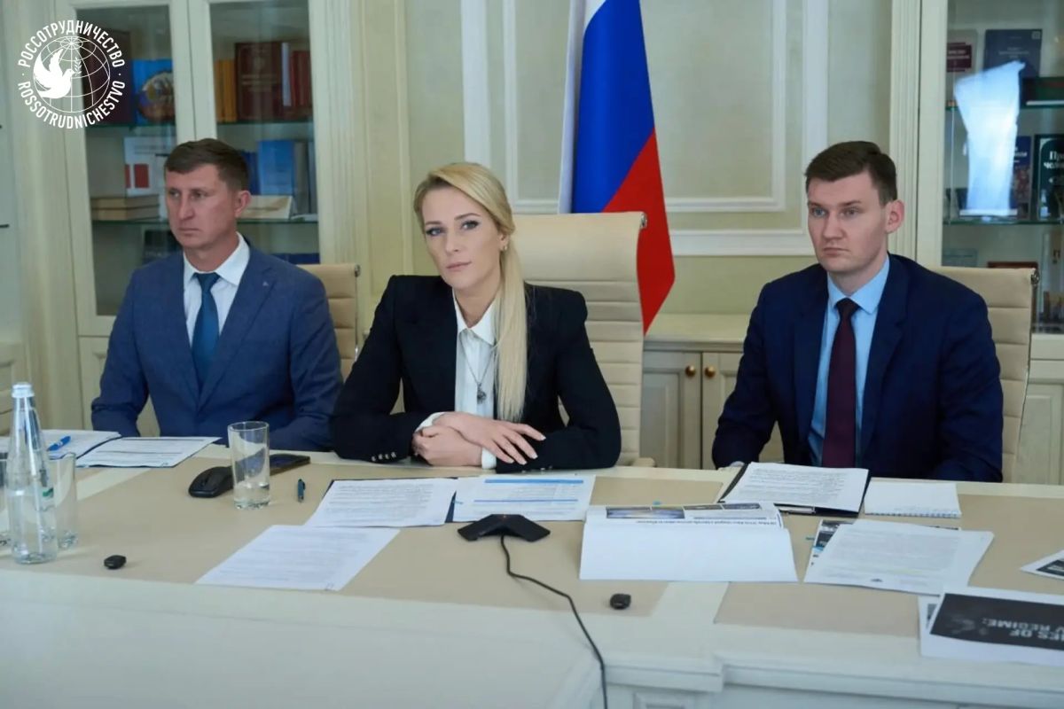 Международный телемост «Преступления киевского режима: террор в отношении гражданского населения Херсонской области» объединил участников из более чем 80 стран мира