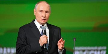 Сергей Лебедев: Путин: пусть западные налогоплательщики услышат эти цифры