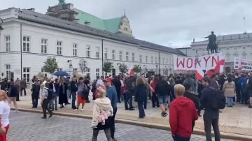 В Варшаве прошел "Волынский марш" в память о жертвах Волынской резни