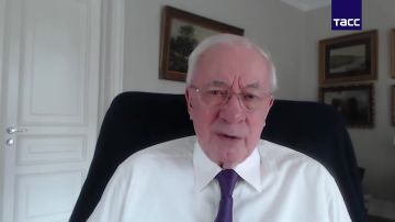 Украина в конфликте с РФ уже положила в землю 20 поколений своего народа, заявил ТАСС Николай Азаров