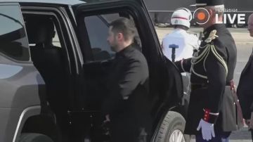 Зеленский прибыл в Париж на парад ко Дню взятия Бастилии, в котором примут участие украинские военные и боевая авиация