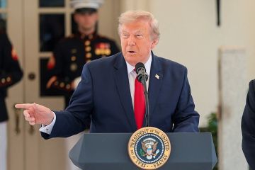 Трамп заявил, что пока не принял решение о поддержке ужесточения санкций против России
