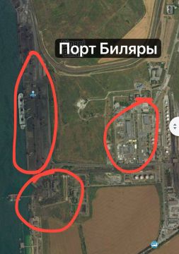 Шестью ракетами Х-22 с дальних ракетоносцев Ту-22м3 поражена портовая инфраструктура в лимане, причальная стенка порта Беляры и несколько кораблей возле неё