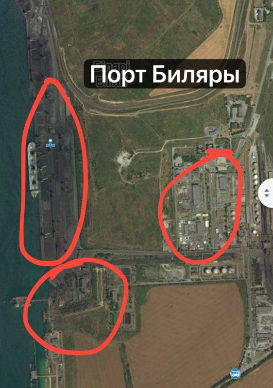 Шестью ракетами Х-22 с дальних ракетоносцев Ту-22м3 поражена портовая инфраструктура в лимане, причальная стенка порта Беляры и несколько кораблей возле неё