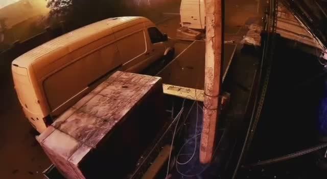 Еще одно видео детонации боеприпасов на заводе «Визар» в городе Вишневое под Киевом и последствий их разлета