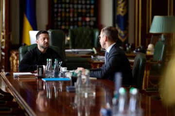 Первый рабочий день Корецкого в качестве премьер-министра Украины начался с российских ударов