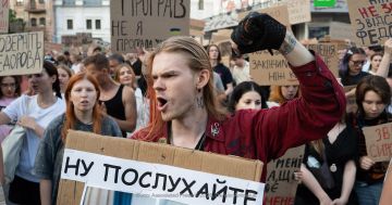 Зеленскому посоветовали минимизировать публичные выступления из-за протестов