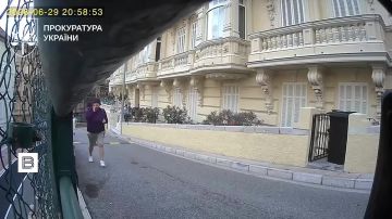 Генпрокуратура Украины опубликовала кадры момента взрыва в Монако, в результате которого пострадали украинский бизнесмен Вадим Ермолаев, его спутница и сын