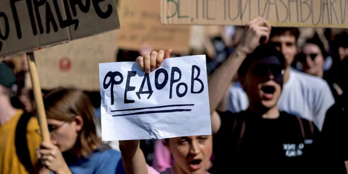 Ревность к рейтингам: Зеленский избавился от очередного конкурента