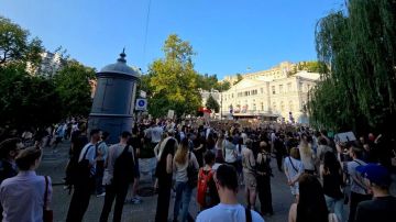 В Киеве третий день проходят митинги в поддержку Федорова