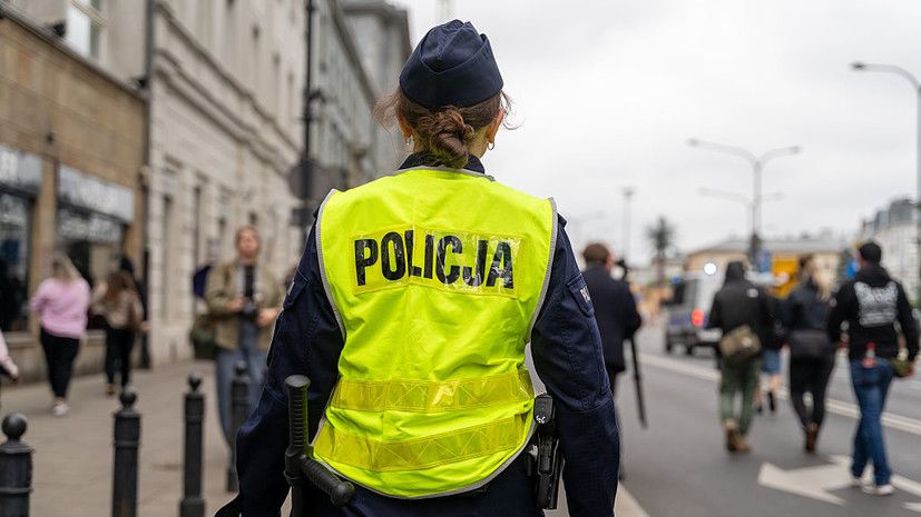 TVP3: в Польше мужчина напал на подростка и его знакомую за украинский язык