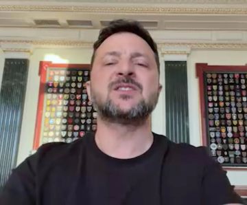 Зеленский потребовал от Запада усилить давление на Россию и поставить Украине ракеты ПВО после нового удара ВС РФ
