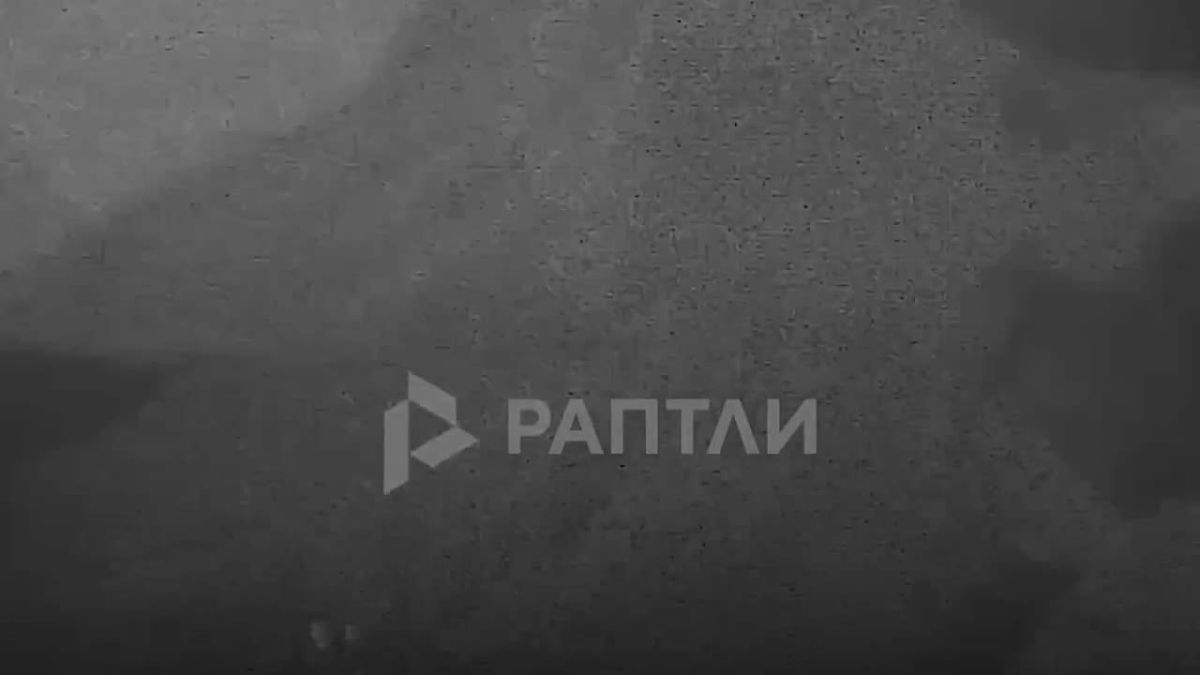 Постовой милиционер вывел пятерых пациентов из горящей больницы в Гродно, не дожидаясь спасателей Узнав о возгорании в палате на пятом этаже, Олег Бучинский тут же передал информацию дежурным и бросился на помощь — герой...