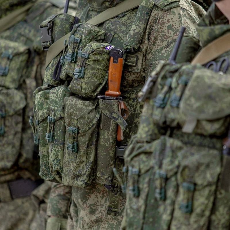 Для России неприемлемы планы по размещению контингента стран НАТО, заявил Песков
