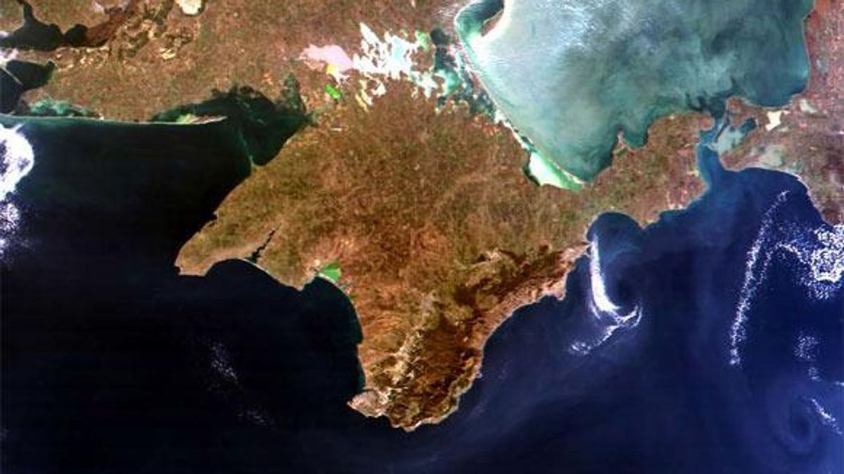 БПЛА атакуют центральные районы Крыма. Новости СВО
