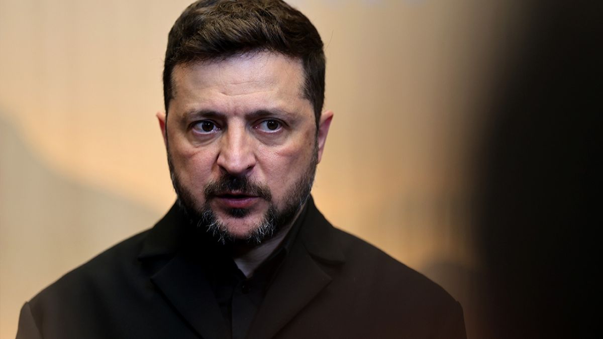 Режим «потряхивает изнутри»: как перестановки в ВСУ отразятся на Зеленском