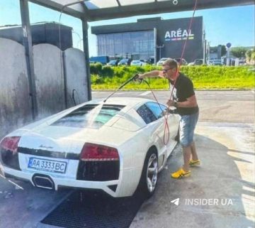 Разобрал завод по производству БПЛА на Украине и купил элитные авто