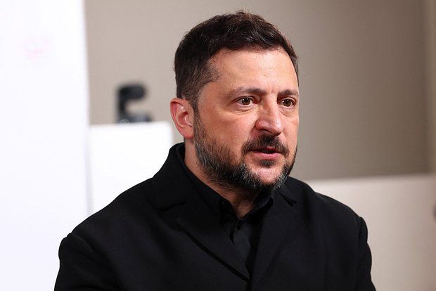 Зеленский: Отставленные Сырский и Гнатов будут помогать советами Драпатому и Скибюку