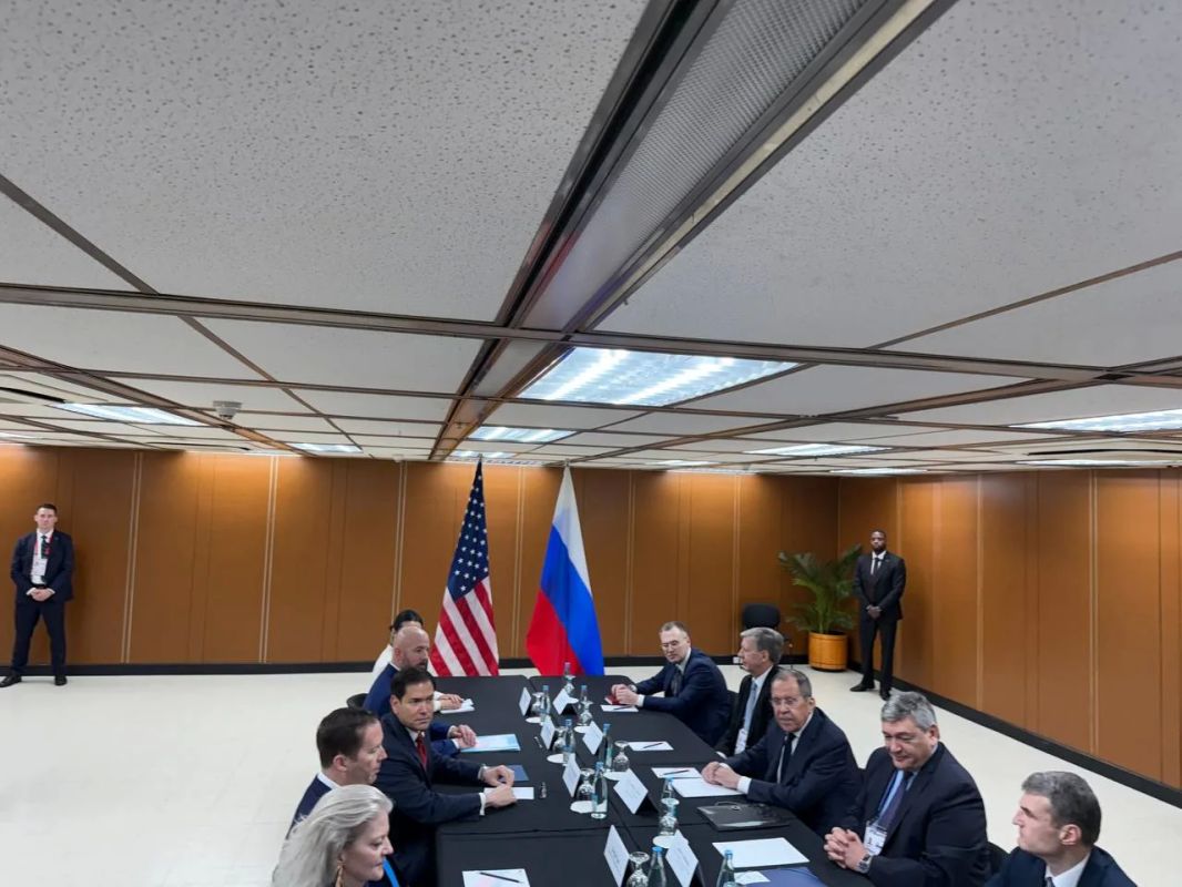 Глава МИД России Сергей Лавров и госсекретарь США Марко Рубио встретились на полях мероприятий АСЕАН на Филиппинах