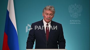 «Мы остаемся открытыми для переговорного процесса по Украине, но в условиях, когда киевский режим продолжает войну, мы тоже продолжим СВО», — пресс-секретарь президента РФ Песков