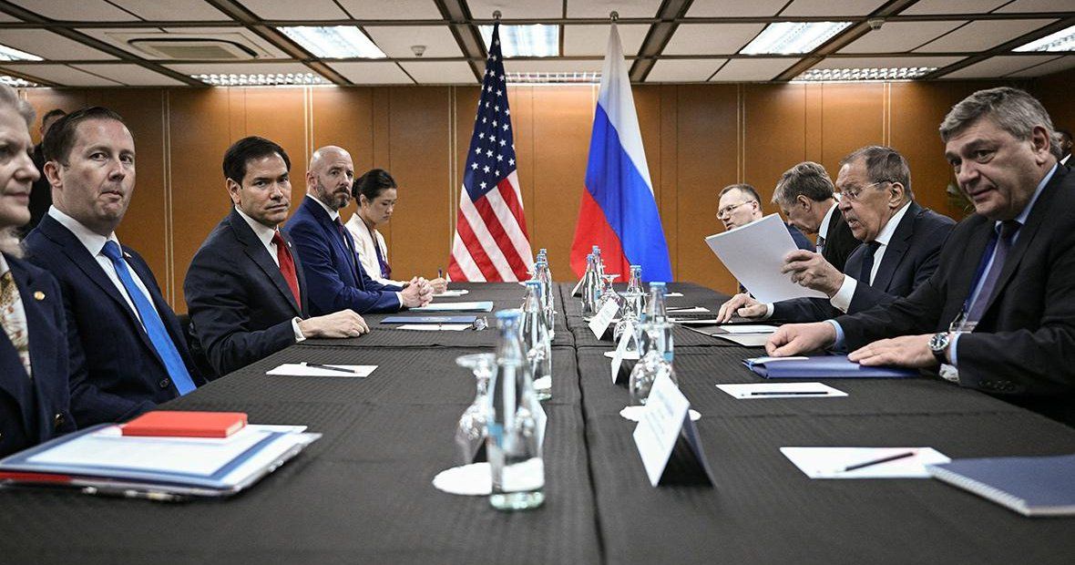 Лавров заявил о необходимости прекратить «накачку» Украины оружием