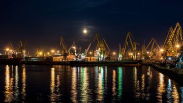 Без экспорта и импорта. Что говорят на Украине о последствиях морской блокады