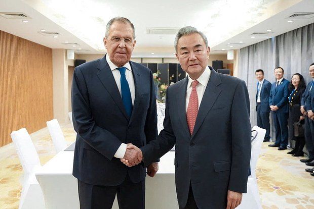 МИД РФ: Лавров и Ван И обсудили отношения с США и ситуацию на Украине