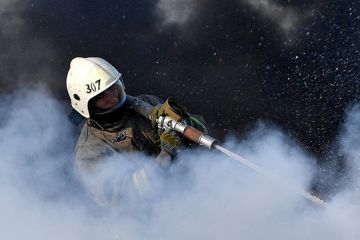 Королев: Здание логистического центра загорелось после атаки дронов ВСУ в Твери