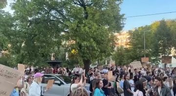 Эта музыка будет вечной. В Киеве продолжаются митинги в поддержку Федорова