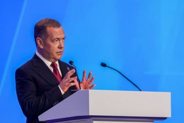 Медведев назвал Драпатого мразью после слов о россиянах